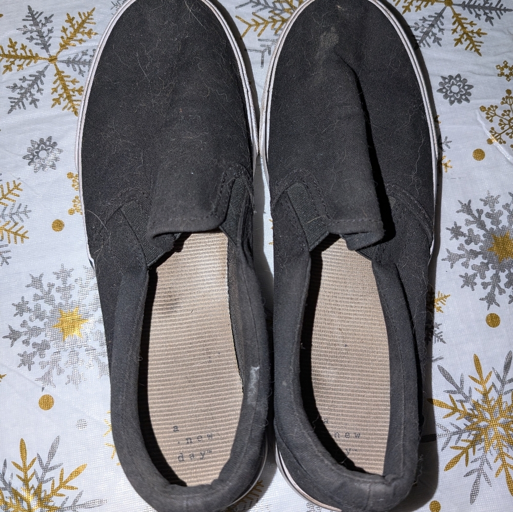 Slip on black